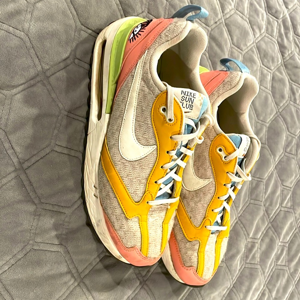 Nike Air Max Dawn SE excellent condition